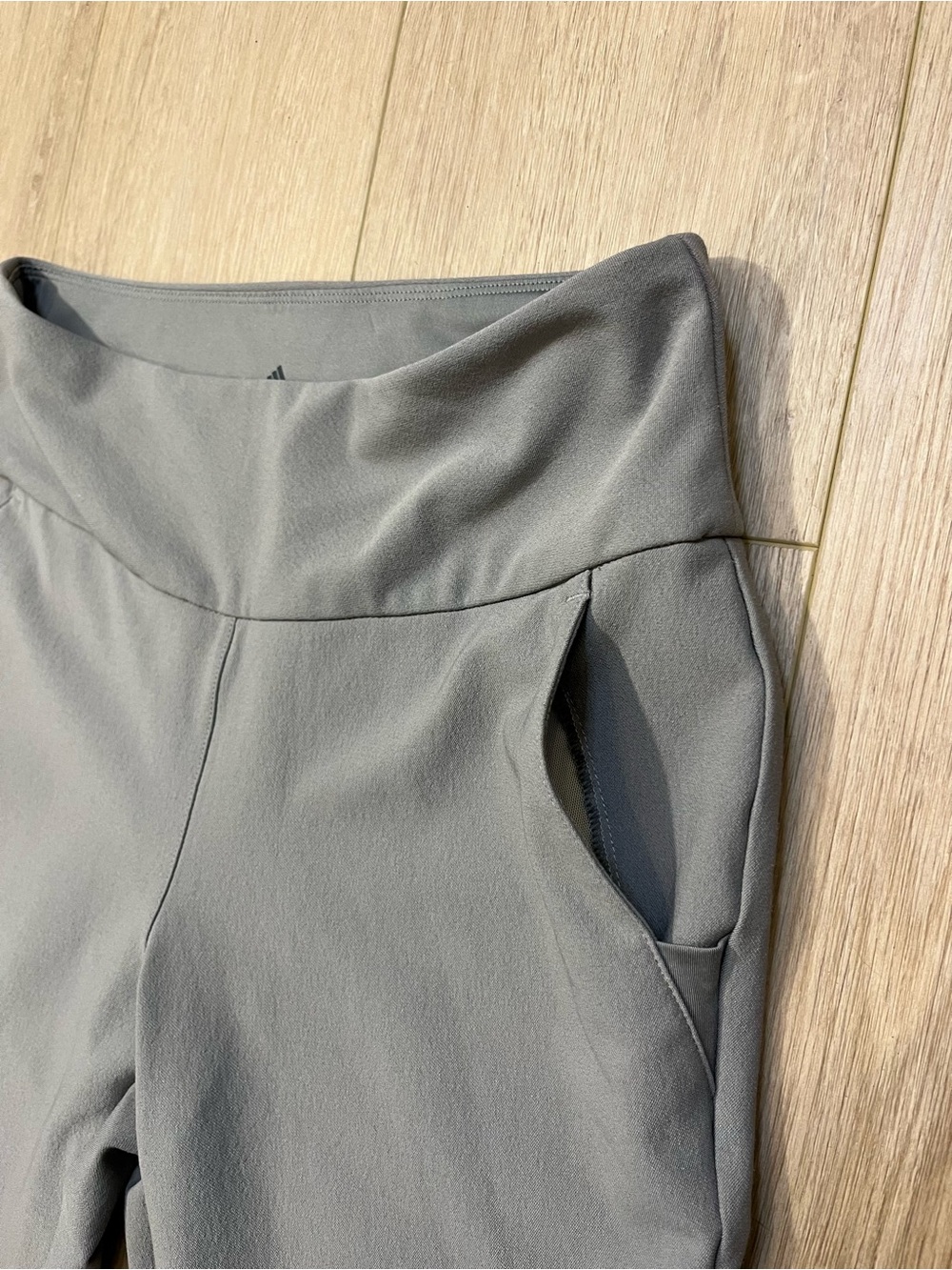 ADIDAS Women's Grey Pull-On Stretch Trousers - FREE SHIPPING on Bundles $95+ - Picture 4 of 14
